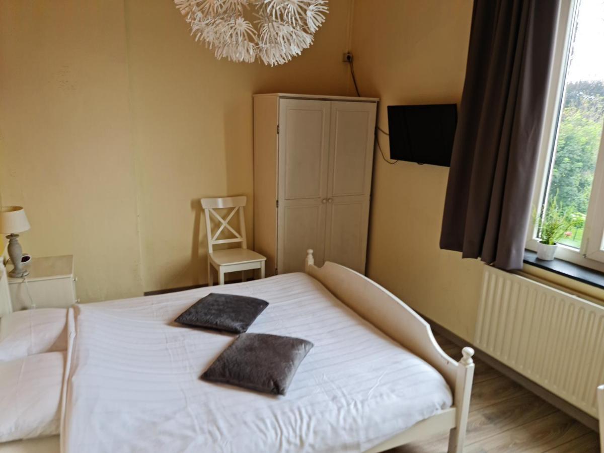 Hotel Le Bonheur Eijsden Bagian luar foto